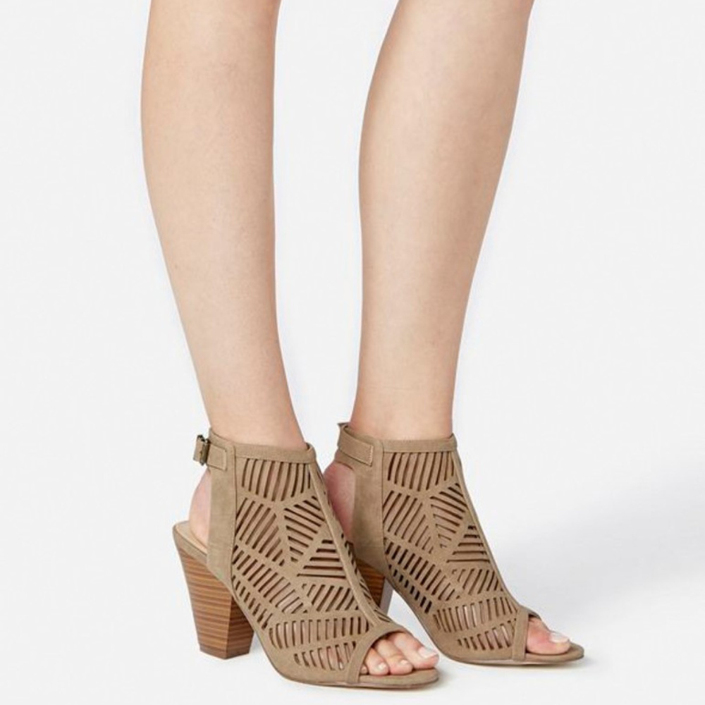 Brand New Fashion Coral Caged Heeled Sandal